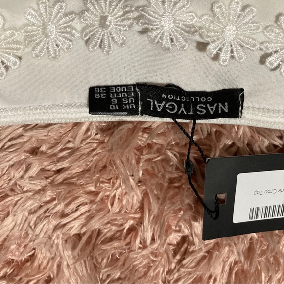 SOLD White Crop Top With Flower Details - Picture 2 of 4